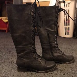 Combat boots